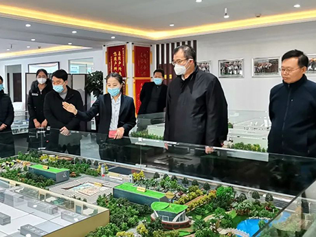 河南省科（kē）技廳副廳長何守法一行蒞臨鄭州粉色导航污下载考察調研
